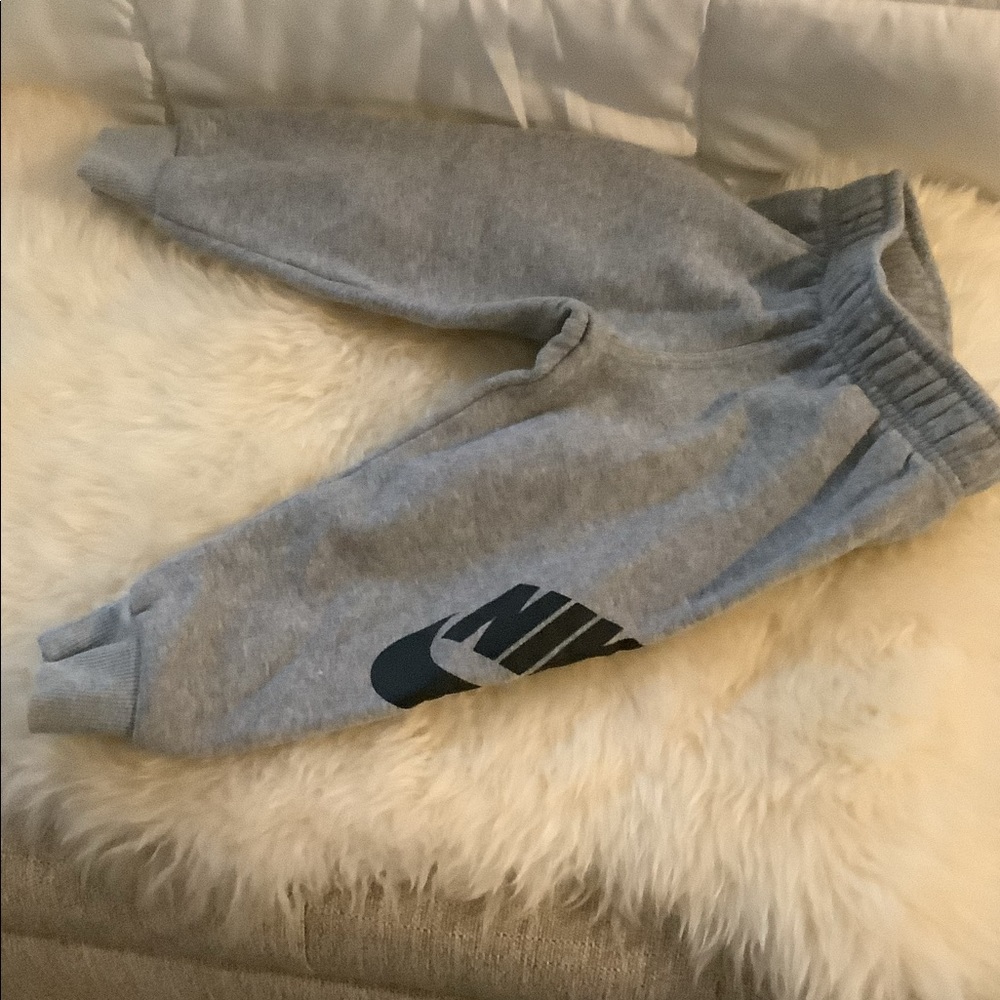 Nike boys size 2T